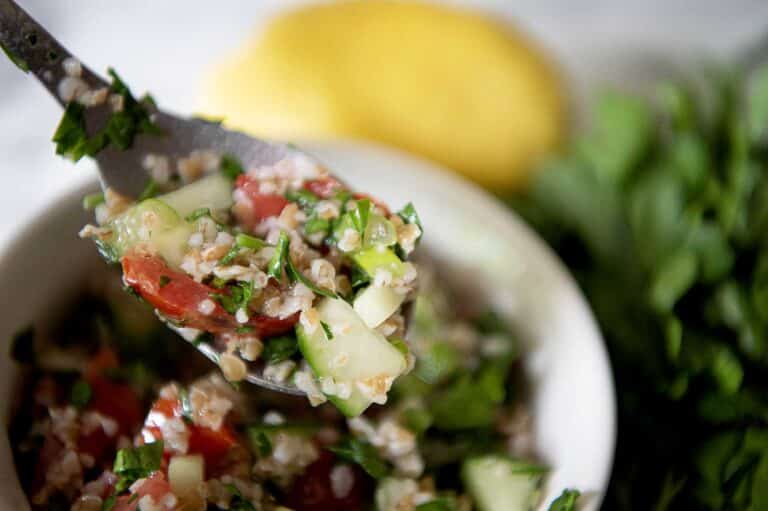 Lebanese Taboule Salad: A Nutritious Delight Bursting with Fresh Flavors