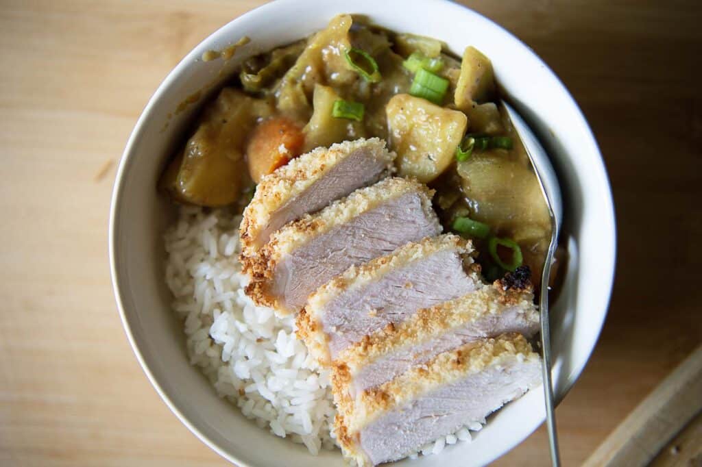 curry bowl with tonkatsu