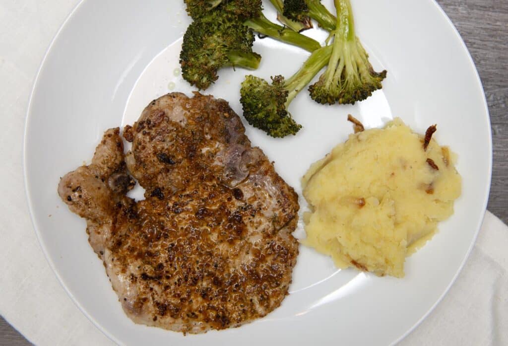 pork chops with mashed potatoes