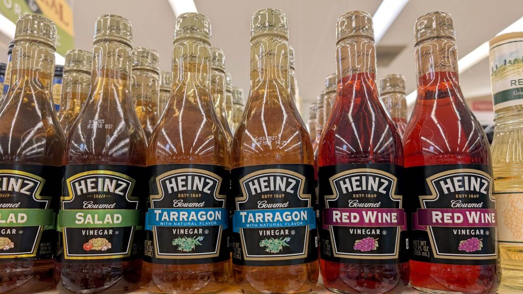 An image showing Salad, Tarragon, and Red Wine Vinegar.